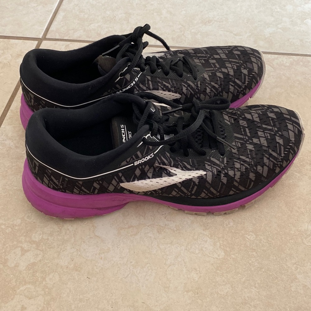 COPY - Brooks launch 5 size 9